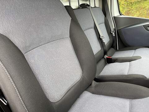 Vauxhall Vivaro 1.6 CDTi 2900 L1 H1 Euro 6 (s/s) 5dr - U306