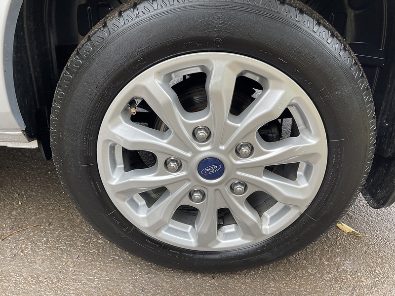 Ford Tourneo Custom 2.0 320 EcoBlue Titanium Auto L2 Euro 6 (s/s) 5dr - U310