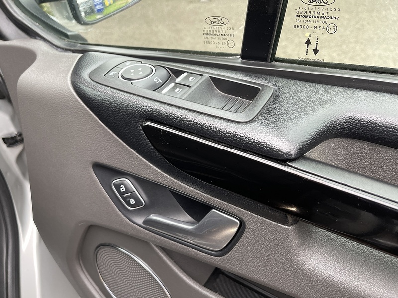 Ford Tourneo Custom 2.0 320 EcoBlue Titanium Auto L2 Euro 6 (s/s) 5dr - U310