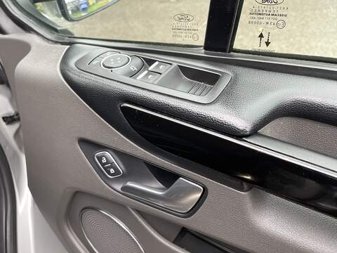 Ford Tourneo Custom 2.0 320 EcoBlue Titanium Auto L2 Euro 6 (s/s) 5dr - U310