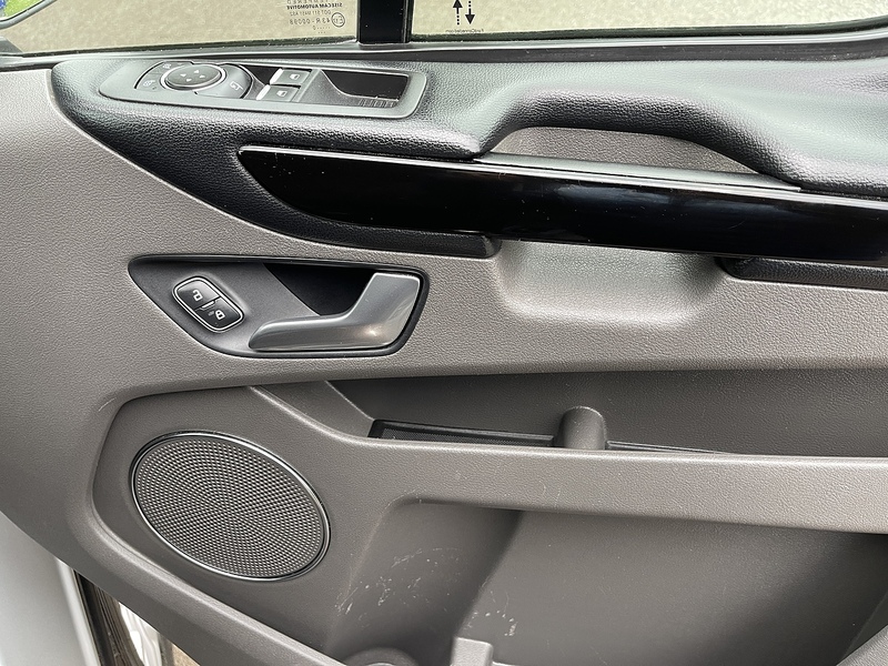 Ford Tourneo Custom 2.0 320 EcoBlue Titanium Auto L2 Euro 6 (s/s) 5dr - U310