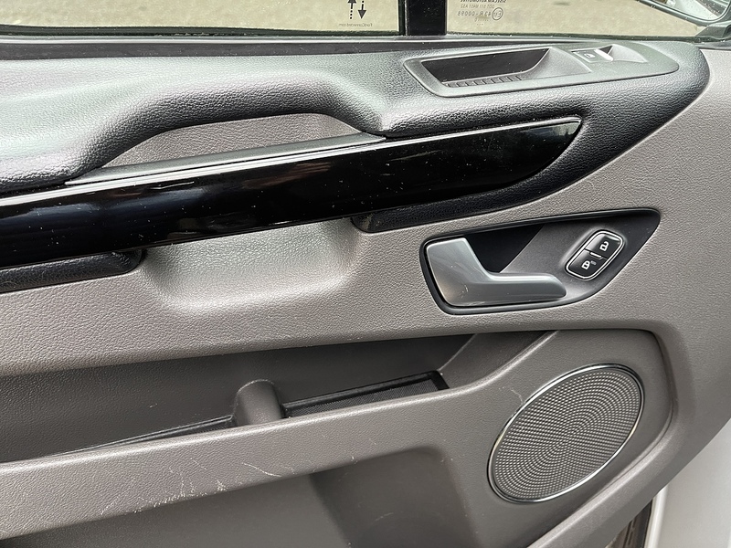 Ford Tourneo Custom 2.0 320 EcoBlue Titanium Auto L2 Euro 6 (s/s) 5dr - U310