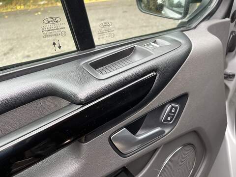Ford Tourneo Custom 2.0 320 EcoBlue Titanium Auto L2 Euro 6 (s/s) 5dr - U310