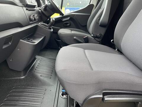 Renault Trucks Master ZE 56KW FWD 3T1 L2 H2 ED MESS CREW CAB Unlisted Electric - U312