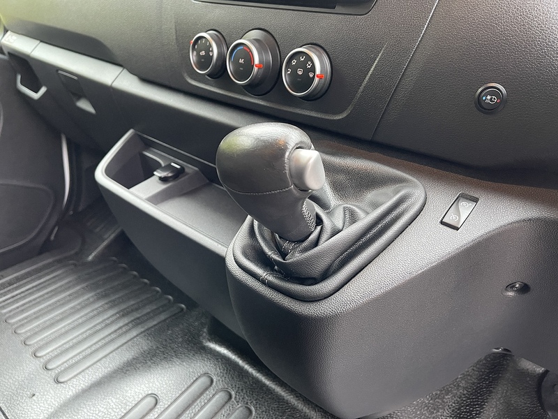 Renault Trucks Master ZE 56KW FWD 3T1 L2 H2 ED MESS CREW CAB Unlisted Electric - U312