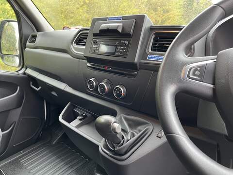 Renault Trucks Master ZE 56KW FWD 3T1 L2 H2 ED MESS CREW CAB Unlisted Electric - U312