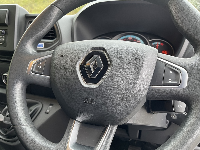 Renault Trucks Master ZE 56KW FWD 3T1 L2 H2 ED MESS CREW CAB Unlisted Electric - U312