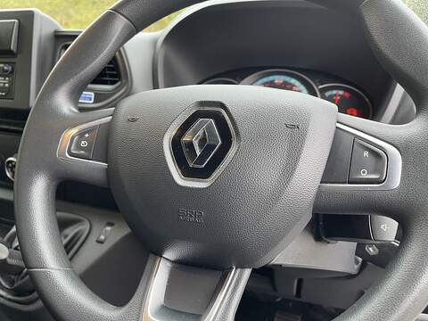 Renault Trucks Master ZE 56KW FWD 3T1 L2 H2 ED MESS CREW CAB Unlisted Electric - U312