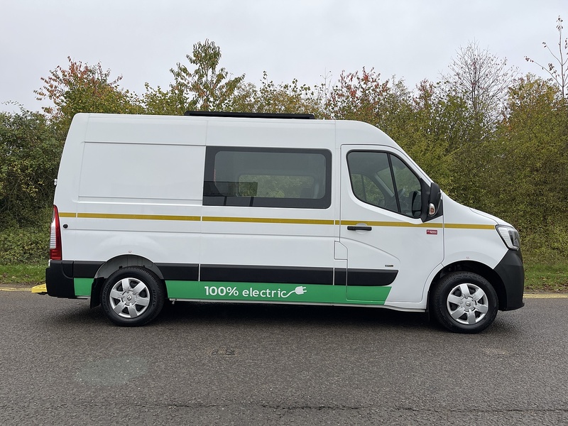 Renault Trucks Master ZE 56KW FWD 3T1 L2 H2 ED MESS CREW CAB Unlisted Electric - U312