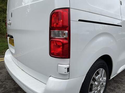 Vauxhall Vivaro Vivaro 1.5 Turbo D 2700 Sportive L1 H1 Euro 6 (s/s) 5dr - U32