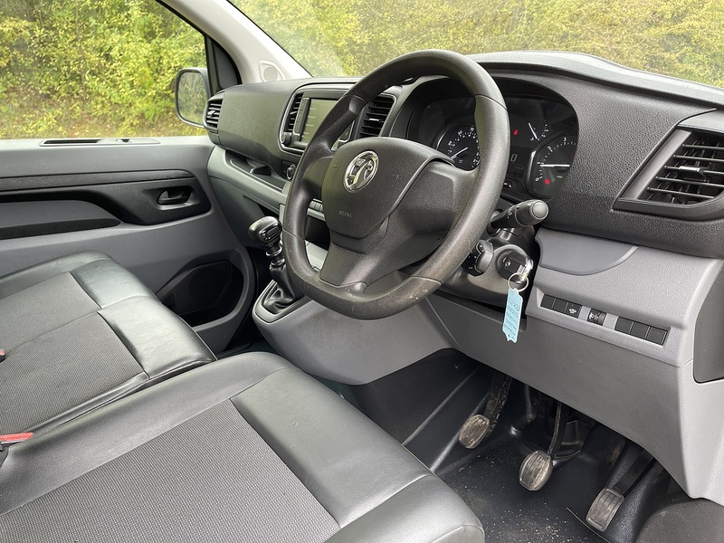 Vauxhall Vivaro Vivaro 1.5 Turbo D 2700 Sportive L1 H1 Euro 6 (s/s) 5dr - U32