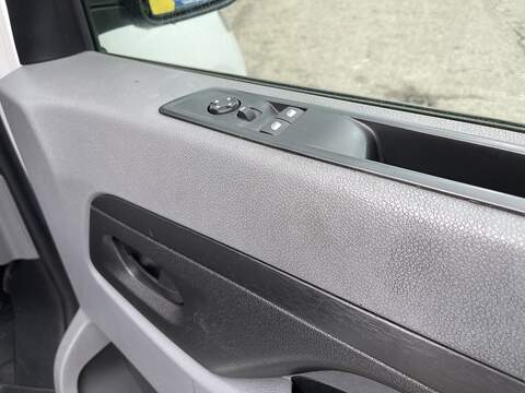 Vauxhall Vivaro Vivaro 1.5 Turbo D 2700 Sportive L1 H1 Euro 6 (s/s) 5dr - U32