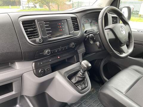 Vauxhall Vivaro Vivaro 1.5 Turbo D 2700 Sportive L1 H1 Euro 6 (s/s) 5dr - U32