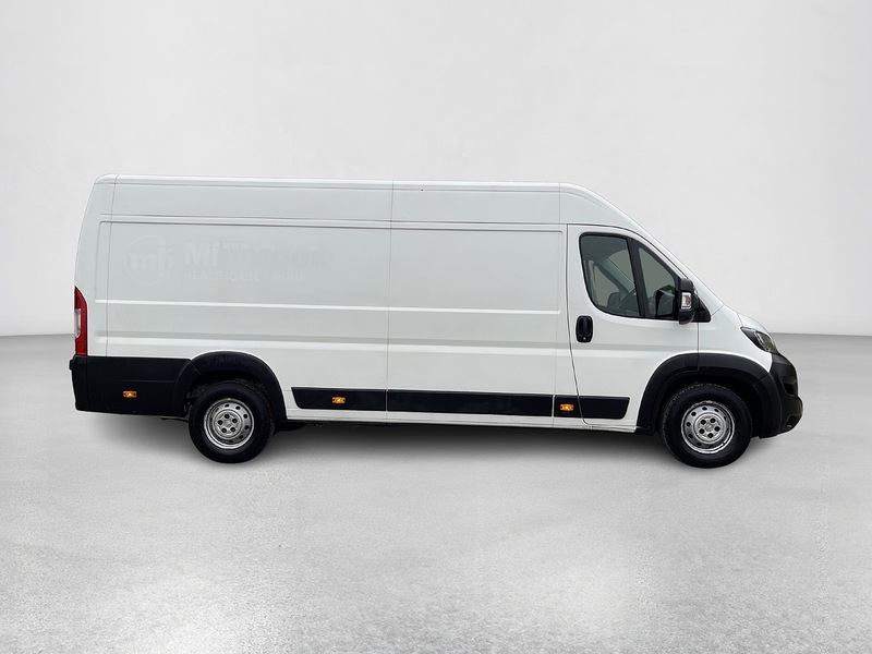 Peugeot Boxer 2.2 BlueHDi 435 Professional L4 H2 Euro 6 (s/s) 5dr - U322