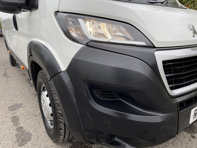Peugeot Boxer 2.2 BlueHDi 435 Professional L4 H2 Euro 6 (s/s) 5dr - U322