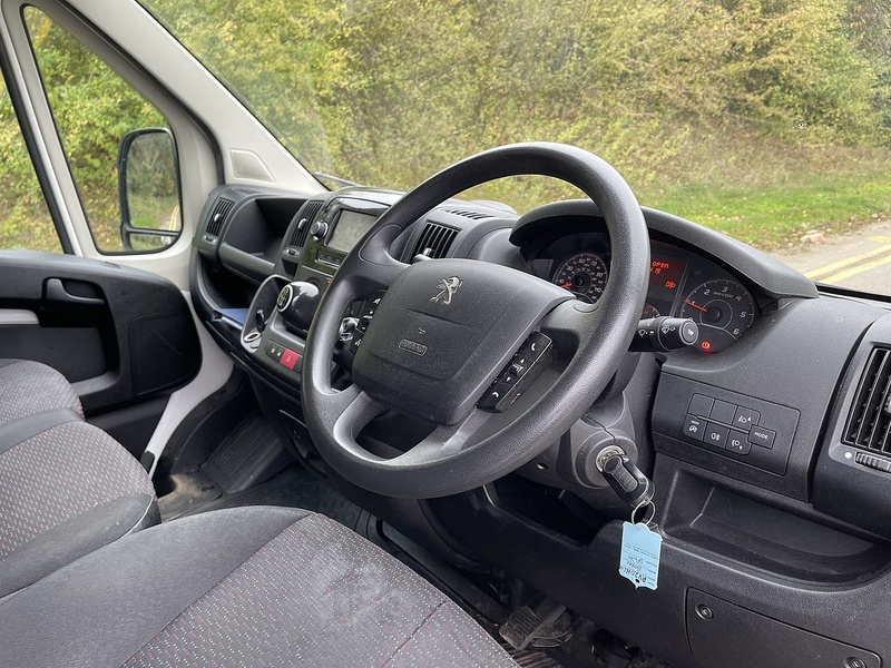 Peugeot Boxer 2.2 BlueHDi 435 Professional L4 H2 Euro 6 (s/s) 5dr - U322