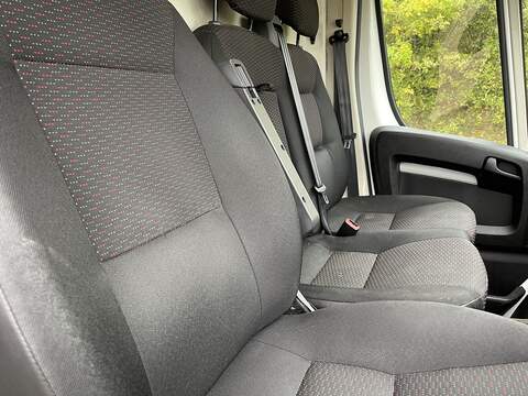 Peugeot Boxer 2.2 BlueHDi 435 Professional L4 H2 Euro 6 (s/s) 5dr - U322