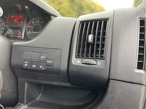 Peugeot Boxer 2.2 BlueHDi 435 Professional L4 H2 Euro 6 (s/s) 5dr - U322