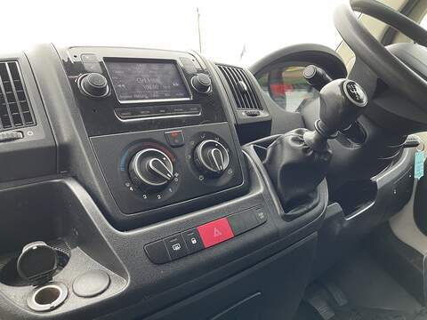 Peugeot Boxer 2.2 BlueHDi 435 Professional L4 H2 Euro 6 (s/s) 5dr - U322