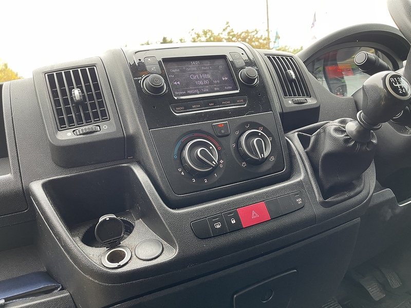 Peugeot Boxer 2.2 BlueHDi 435 Professional L4 H2 Euro 6 (s/s) 5dr - U322