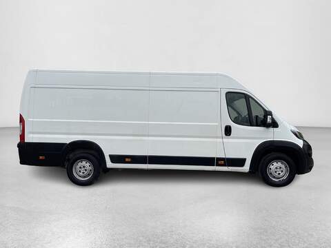 Peugeot Boxer 2.2 BlueHDi 435 Professional L4 H2 Euro 6 (s/s) 5dr - U323