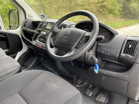 Peugeot Boxer 2.2 BlueHDi 435 Professional L4 H2 Euro 6 (s/s) 5dr - U323