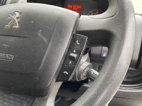 Peugeot Boxer 2.2 BlueHDi 435 Professional L4 H2 Euro 6 (s/s) 5dr - U323