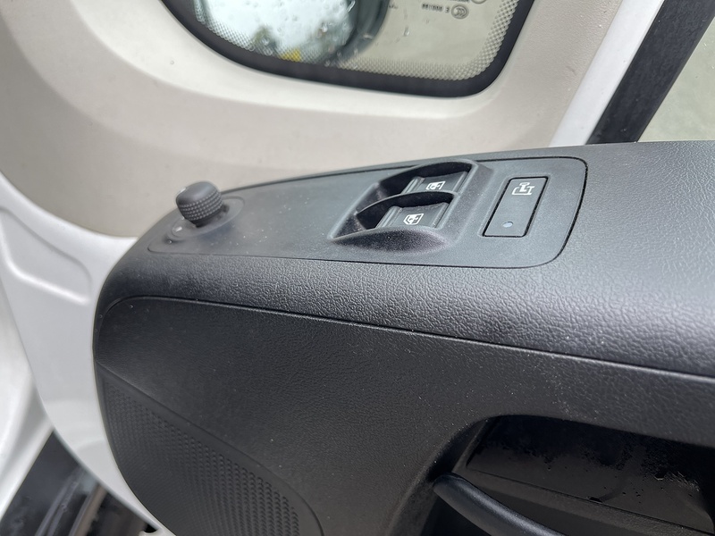 Peugeot Boxer 2.2 BlueHDi 435 Professional L4 H2 Euro 6 (s/s) 5dr - U323