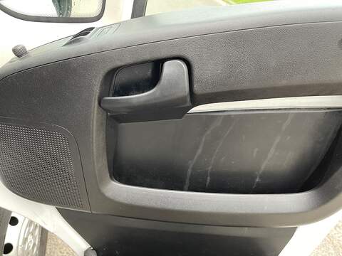 Peugeot Boxer 2.2 BlueHDi 435 Professional L4 H2 Euro 6 (s/s) 5dr - U323