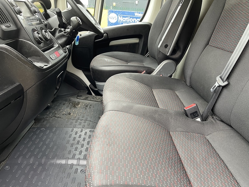 Peugeot Boxer 2.2 BlueHDi 435 Professional L4 H2 Euro 6 (s/s) 5dr - U323