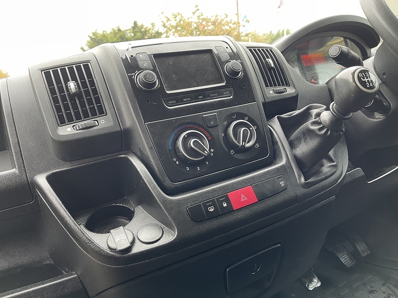 Peugeot Boxer 2.2 BlueHDi 435 Professional L4 H2 Euro 6 (s/s) 5dr - U323