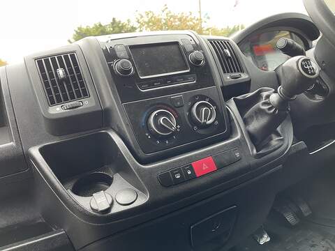 Peugeot Boxer 2.2 BlueHDi 435 Professional L4 H2 Euro 6 (s/s) 5dr - U323