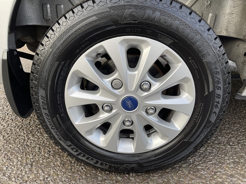 Ford Transit Custom 2.0 320 EcoBlue Limited Crew Van L2 H1 Euro 6 (s/s) 5dr (6 Seat) - U324