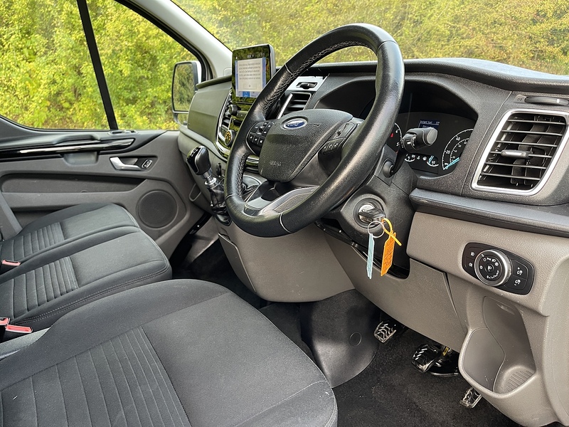 Ford Transit Custom 2.0 320 EcoBlue Limited Crew Van L2 H1 Euro 6 (s/s) 5dr (6 Seat) - U324