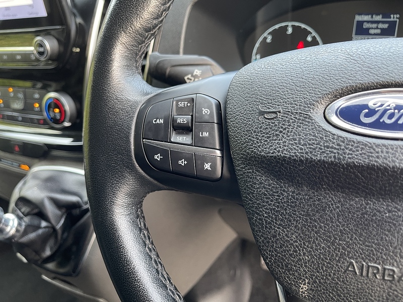 Ford Transit Custom 2.0 320 EcoBlue Limited Crew Van L2 H1 Euro 6 (s/s) 5dr (6 Seat) - U324