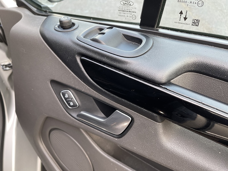 Ford Transit Custom 2.0 320 EcoBlue Limited Crew Van L2 H1 Euro 6 (s/s) 5dr (6 Seat) - U324