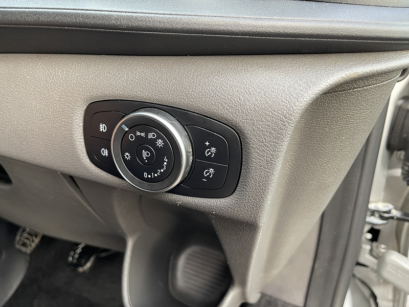 Ford Transit Custom 2.0 320 EcoBlue Limited Crew Van L2 H1 Euro 6 (s/s) 5dr (6 Seat) - U324