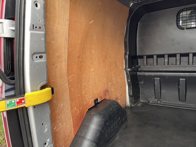 Ford Transit Custom 2.0 320 EcoBlue Limited Crew Van L2 H1 Euro 6 (s/s) 5dr (6 Seat) - U324