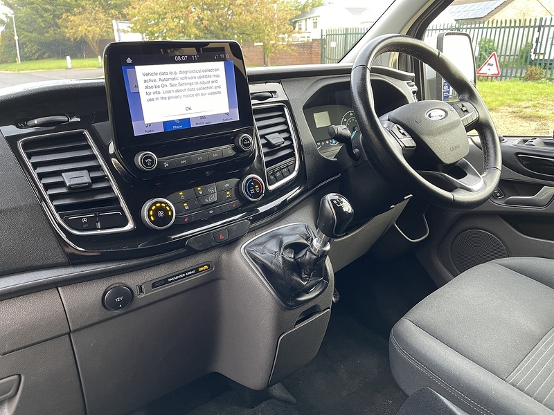 Ford Transit Custom 2.0 320 EcoBlue Limited Crew Van L2 H1 Euro 6 (s/s) 5dr (6 Seat) - U324