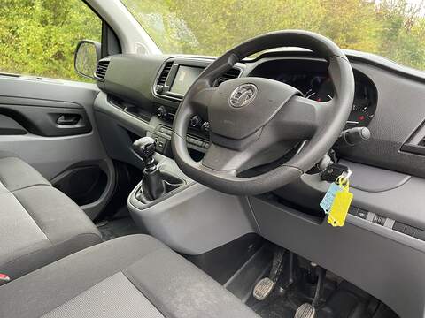 Vauxhall Vivaro 1.5 Turbo D 2900 Sportive L2 H1 Euro 6 (s/s) 6dr - U329