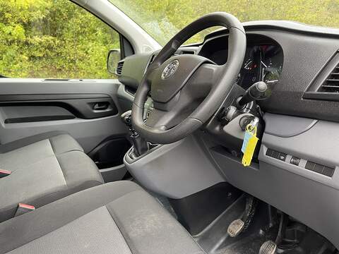 Vauxhall Vivaro 1.5 Turbo D 2900 Sportive L2 H1 Euro 6 (s/s) 6dr - U329
