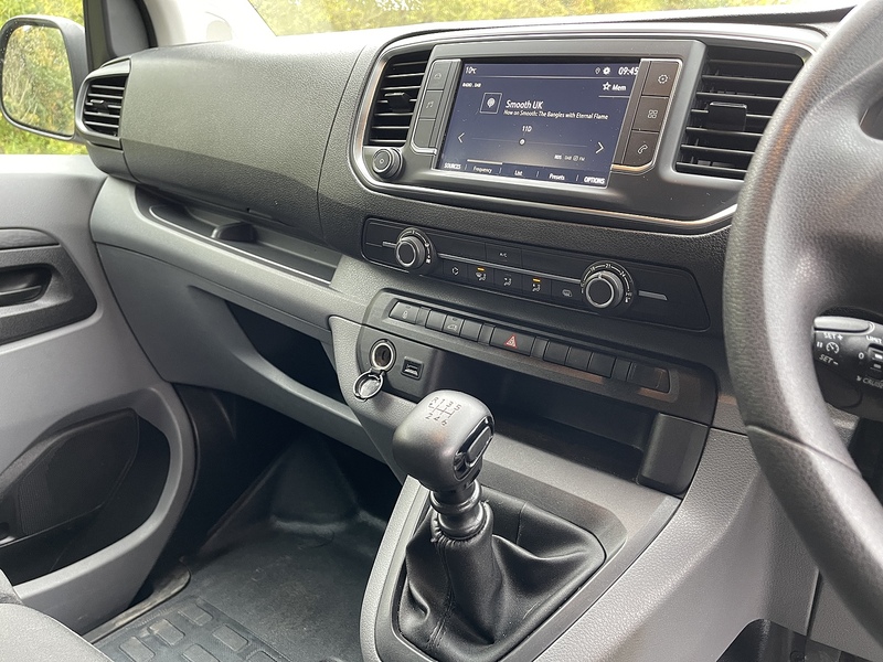 Vauxhall Vivaro 1.5 Turbo D 2900 Sportive L2 H1 Euro 6 (s/s) 6dr - U329