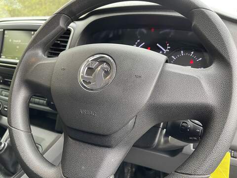Vauxhall Vivaro 1.5 Turbo D 2900 Sportive L2 H1 Euro 6 (s/s) 6dr - U329