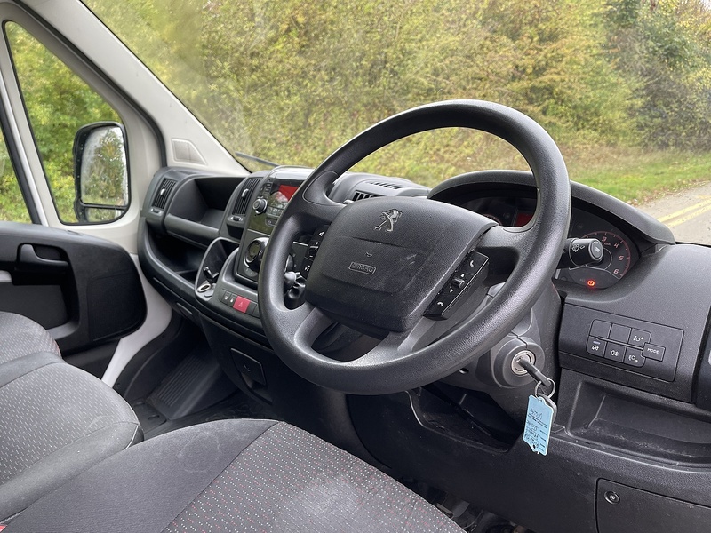Peugeot Boxer 2.2 BlueHDi 435 Professional L4 H2 Euro 6 (s/s) 5dr - U332