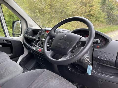 Peugeot Boxer 2.2 BlueHDi 435 Professional L4 H2 Euro 6 (s/s) 5dr - U332
