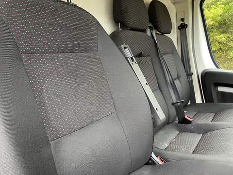 Peugeot Boxer 2.2 BlueHDi 435 Professional L4 H2 Euro 6 (s/s) 5dr - U332