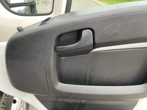 Peugeot Boxer 2.2 BlueHDi 435 Professional L4 H2 Euro 6 (s/s) 5dr - U332