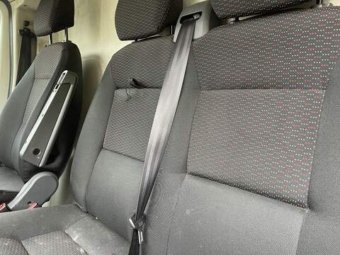 Peugeot Boxer 2.2 BlueHDi 435 Professional L4 H2 Euro 6 (s/s) 5dr - U332