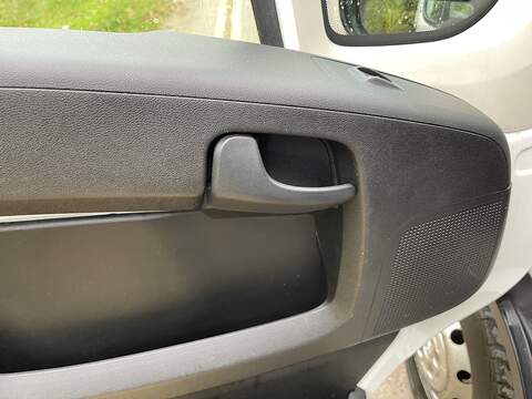 Peugeot Boxer 2.2 BlueHDi 435 Professional L4 H2 Euro 6 (s/s) 5dr - U332