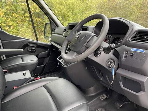 Vauxhall Movano 2.3 CDTi 3500 BiTurbo Edition FWD L2 H2 Euro 6 5dr - U334